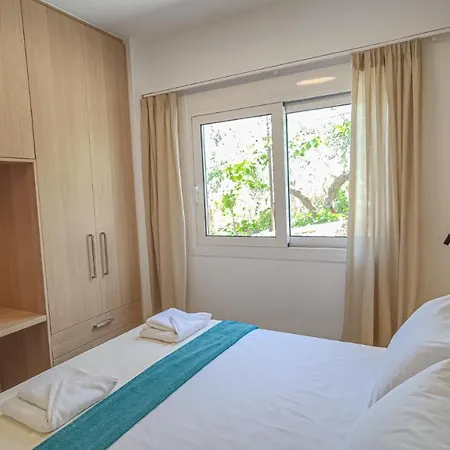 Apartman Fully Renovated In 1 Platanés