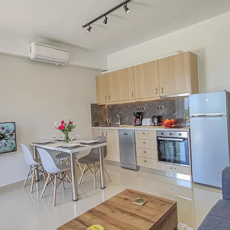 Fully Renovated In 1 Platanés